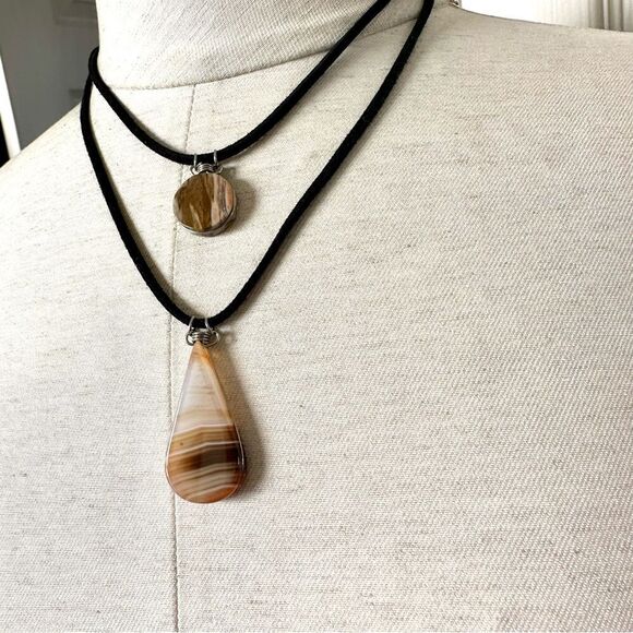 Agate double pendant necklace on black cord - Picture 7 of 10